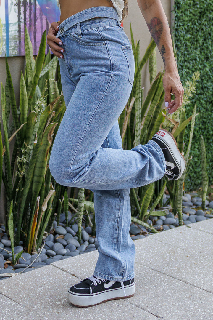 Jeans w Belt Detail